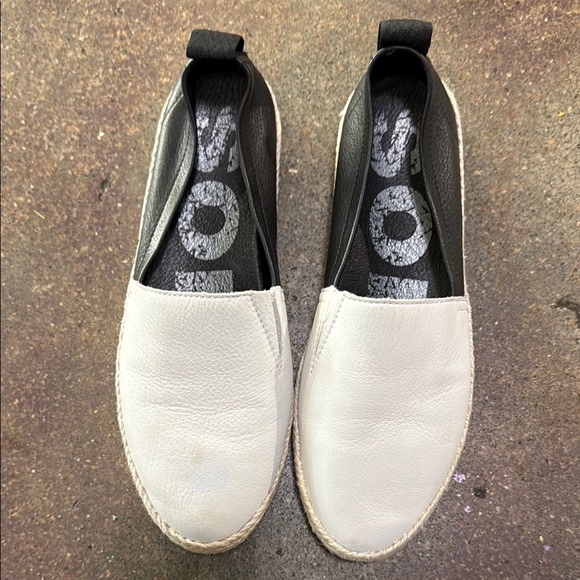 Sorel White and Black Espadrilles Sleek Slip-On - Picture 1 of 5